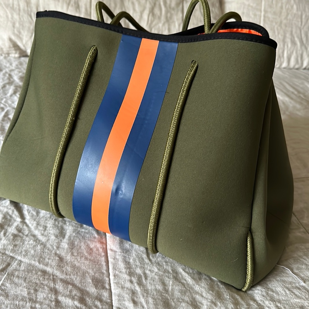 Parker and Hyde Neoprene Tote